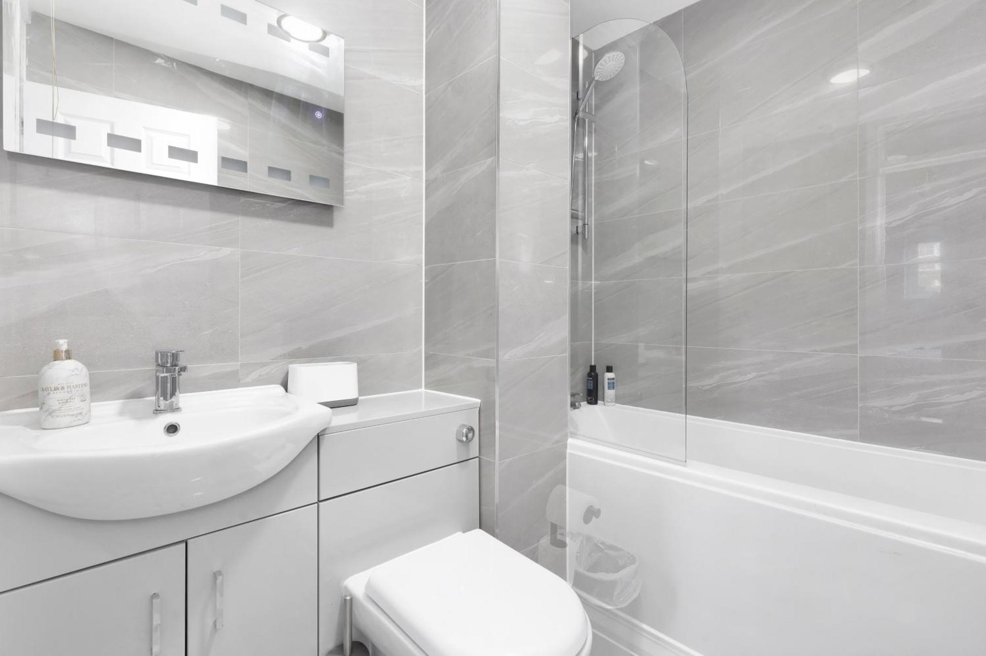 Waterside 4 Bed Apartment London Exterior photo